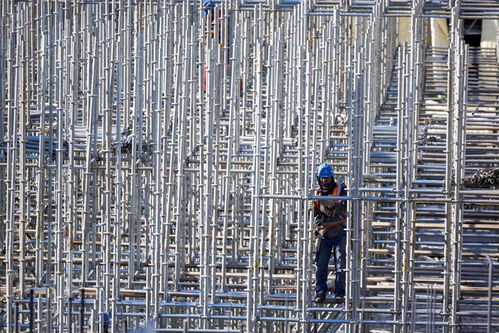 严寒中的建设者 北京“菜篮子”2000名施工人员昼夜奋战抢工期